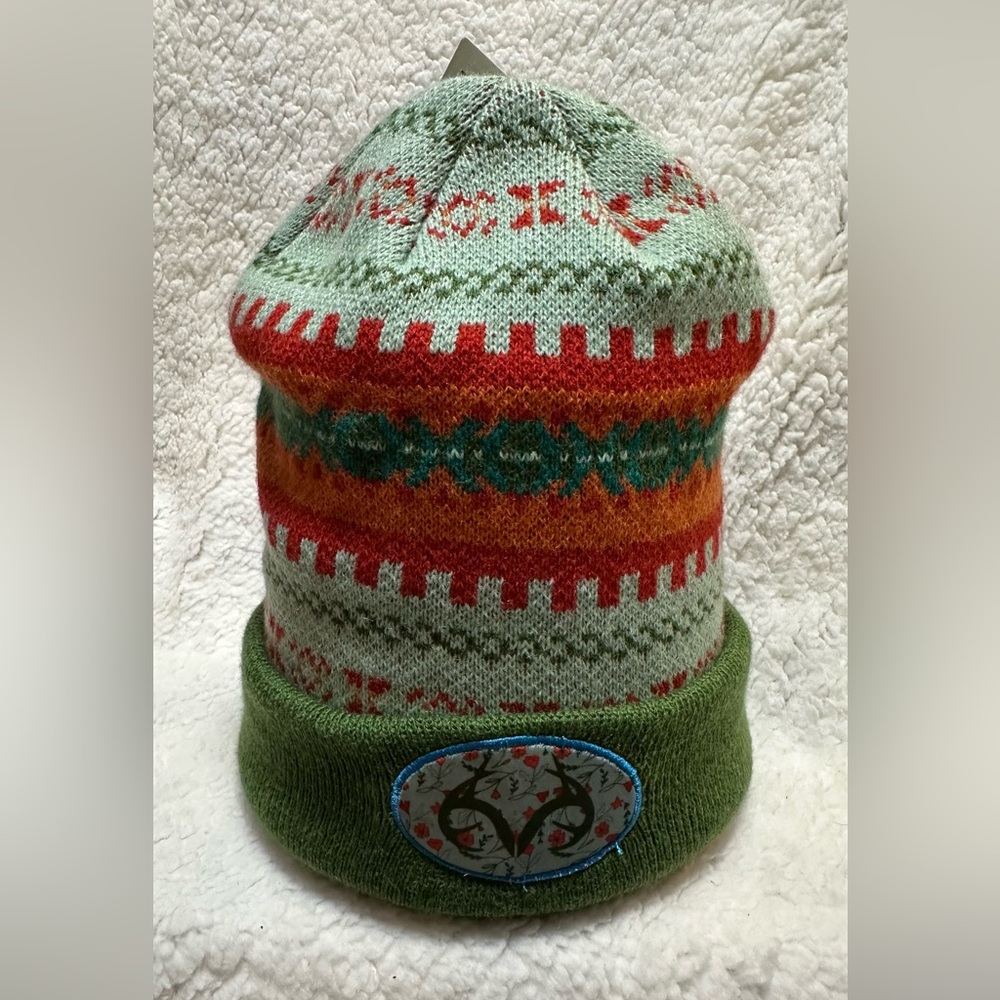 NEW Paramount Apparel Fair Isle Knitted Beanie w/RealTree Antler Logo Patch